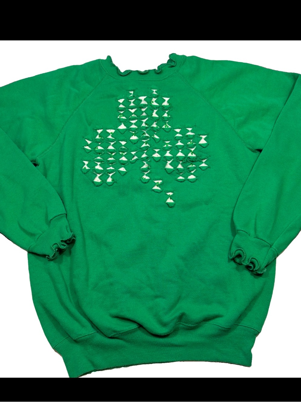 Vintage St Patrick’s Day Shamrock Irish Sweatshirt Pullover Green Scalloped Trim